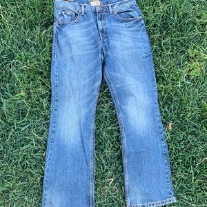 MENS LEVI JEANS SIZE 34x34 STRAIGHT CUT